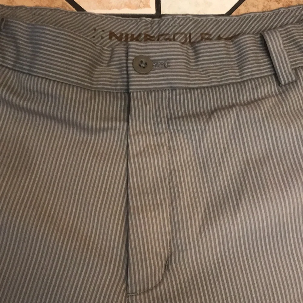Nike golf shorts size 35 men performance wear‎